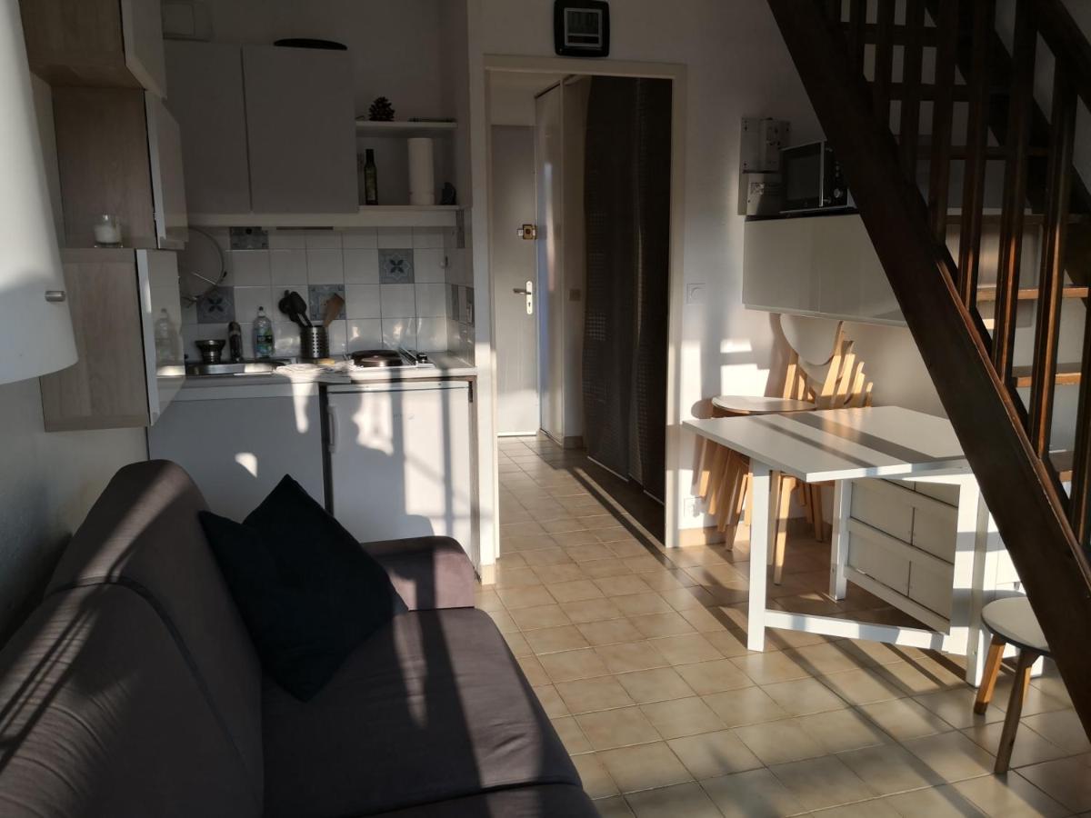 Duplex Hyeres Port Apartment Exterior photo