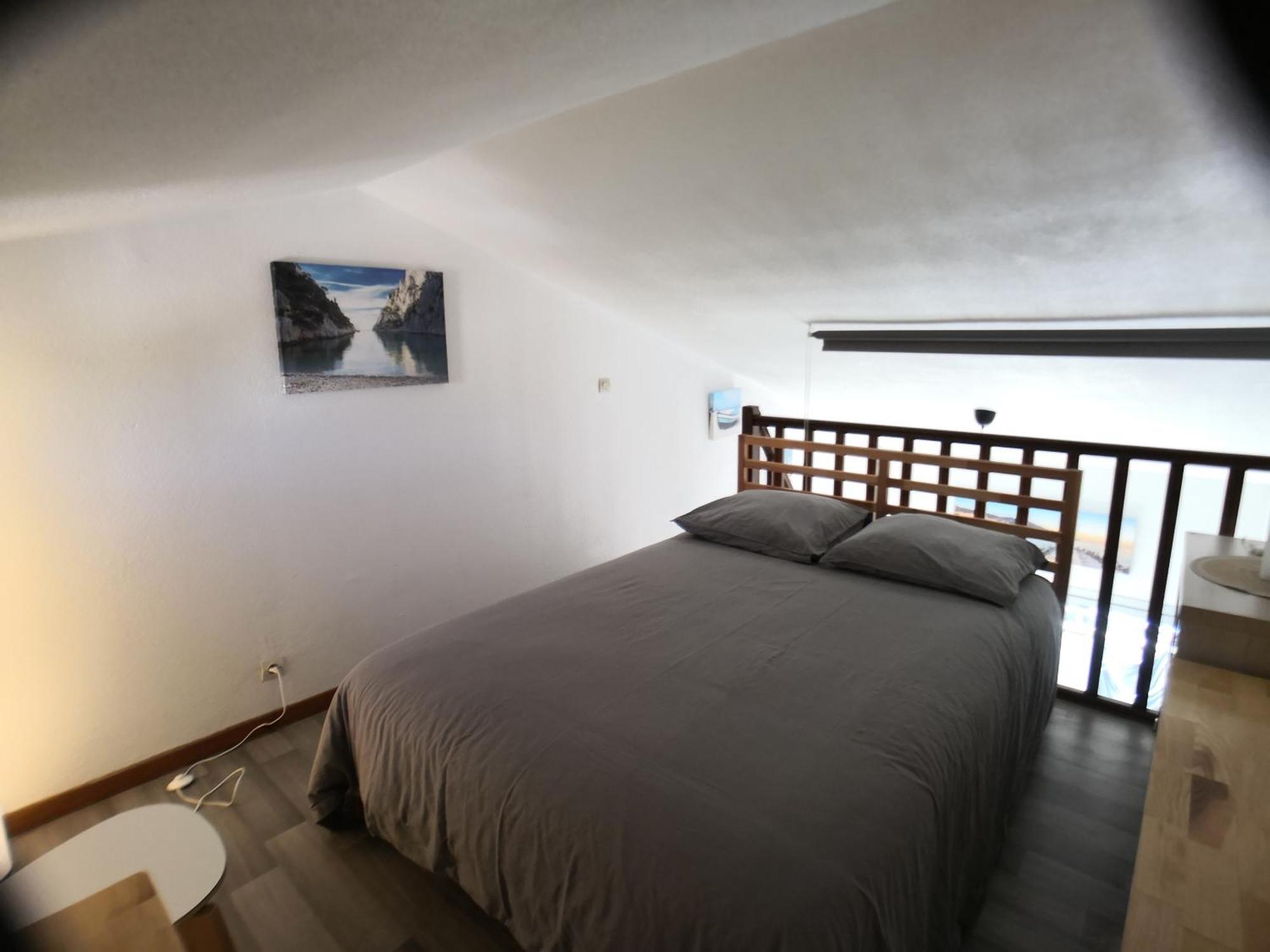 Duplex Hyeres Port Apartment Exterior photo